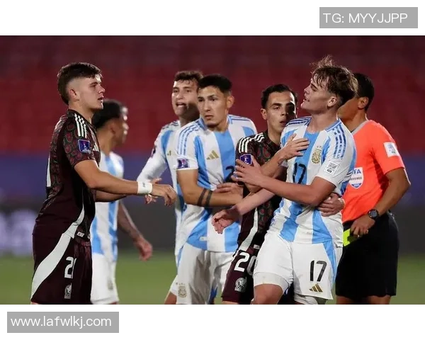 阿根廷独立队迎战泰格雷队全力争胜的精彩对决